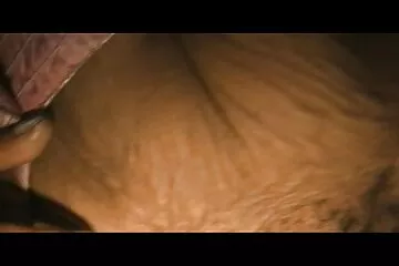 مارس الجنس في جميع الثقوب بواسطة 4 رجال بيض و 4 رجال رقص مصري سكسي سود