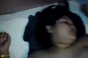 الديك الأسود الكبير cums سكس مص مصري في الثدي الجميلة بغزارة.