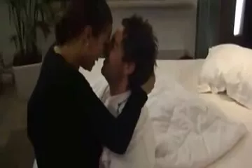 الشباب شقراء مفلس سكران من الاستمناء. سكسي مصرية عن قرب.